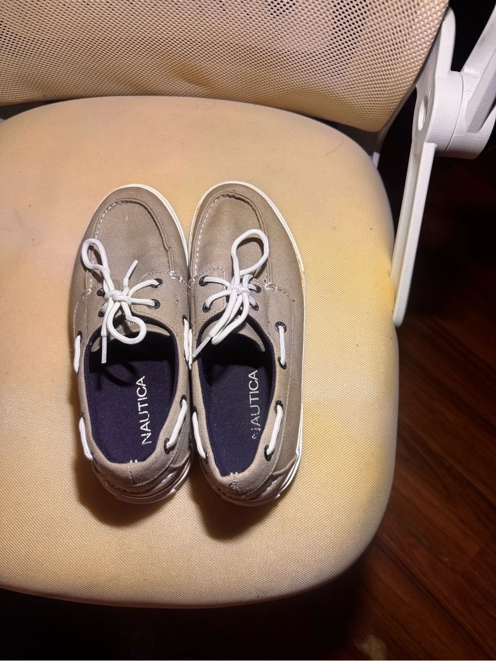 Women’s Nautica Galley Taupe Moccasin Boat Shoes with White Laces size 8